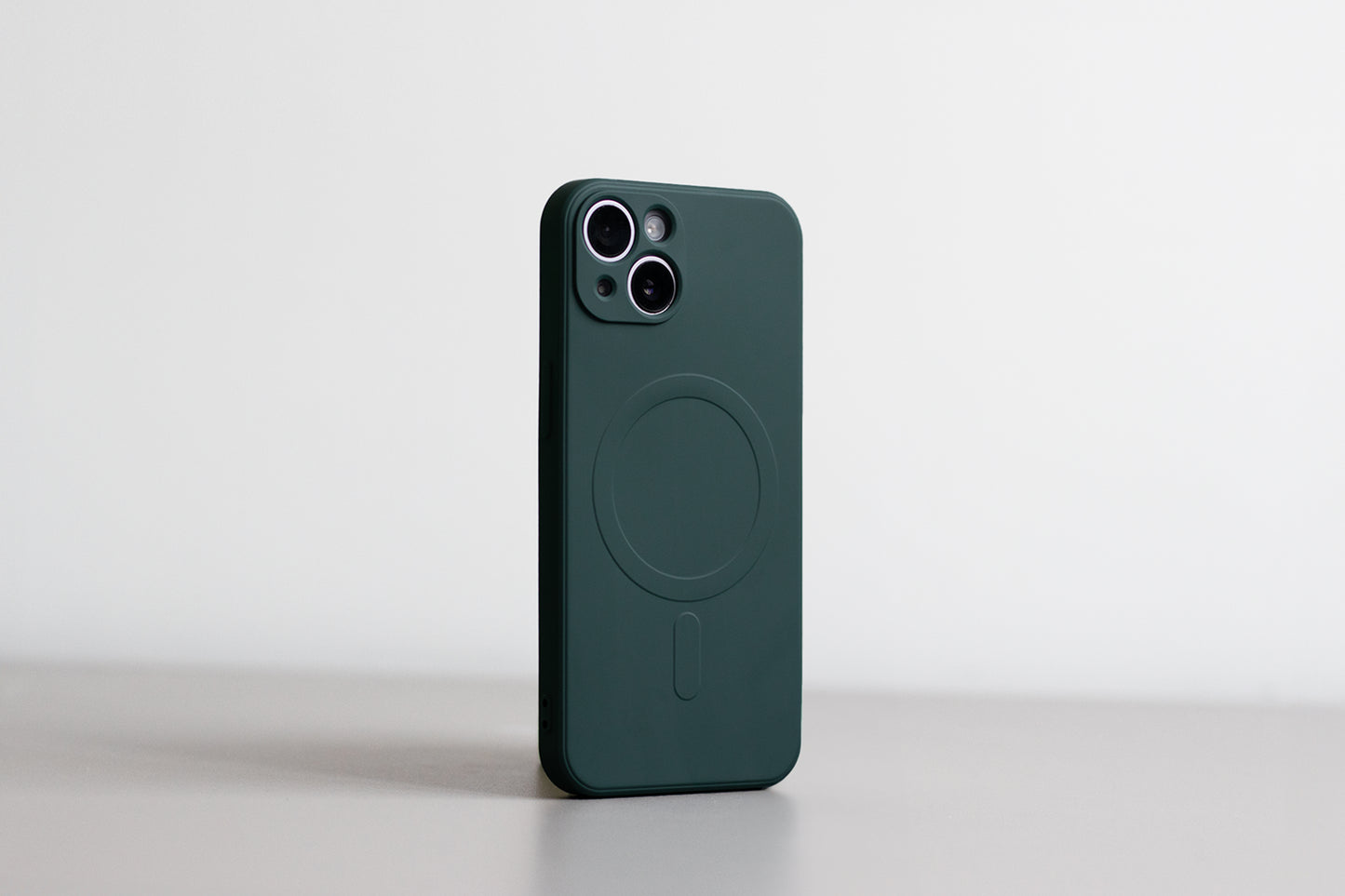 Coque magnétique en silicone, compatible Magsafe pour iPhone 13
